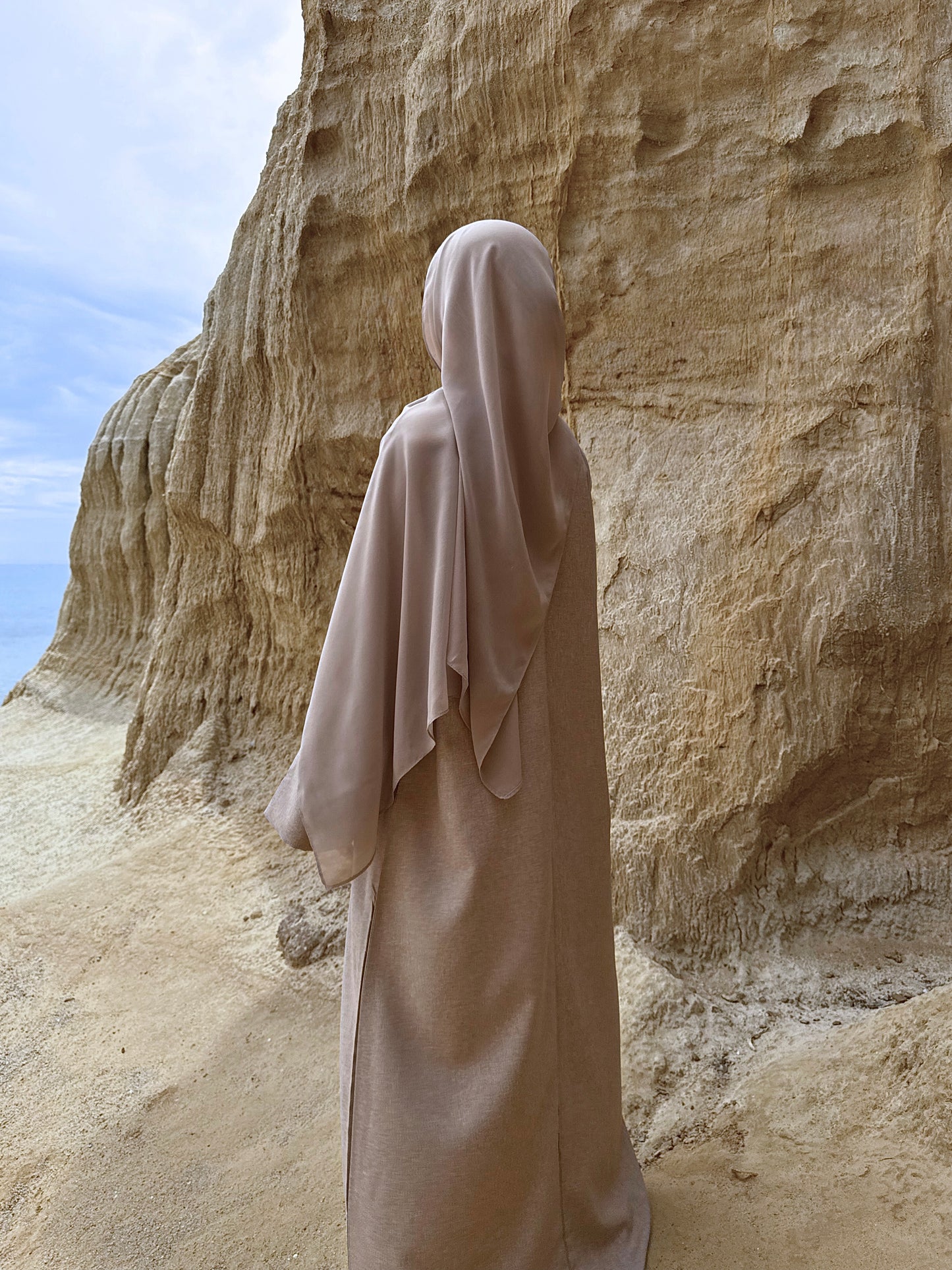 Essential Linen Abaya - Sandstone