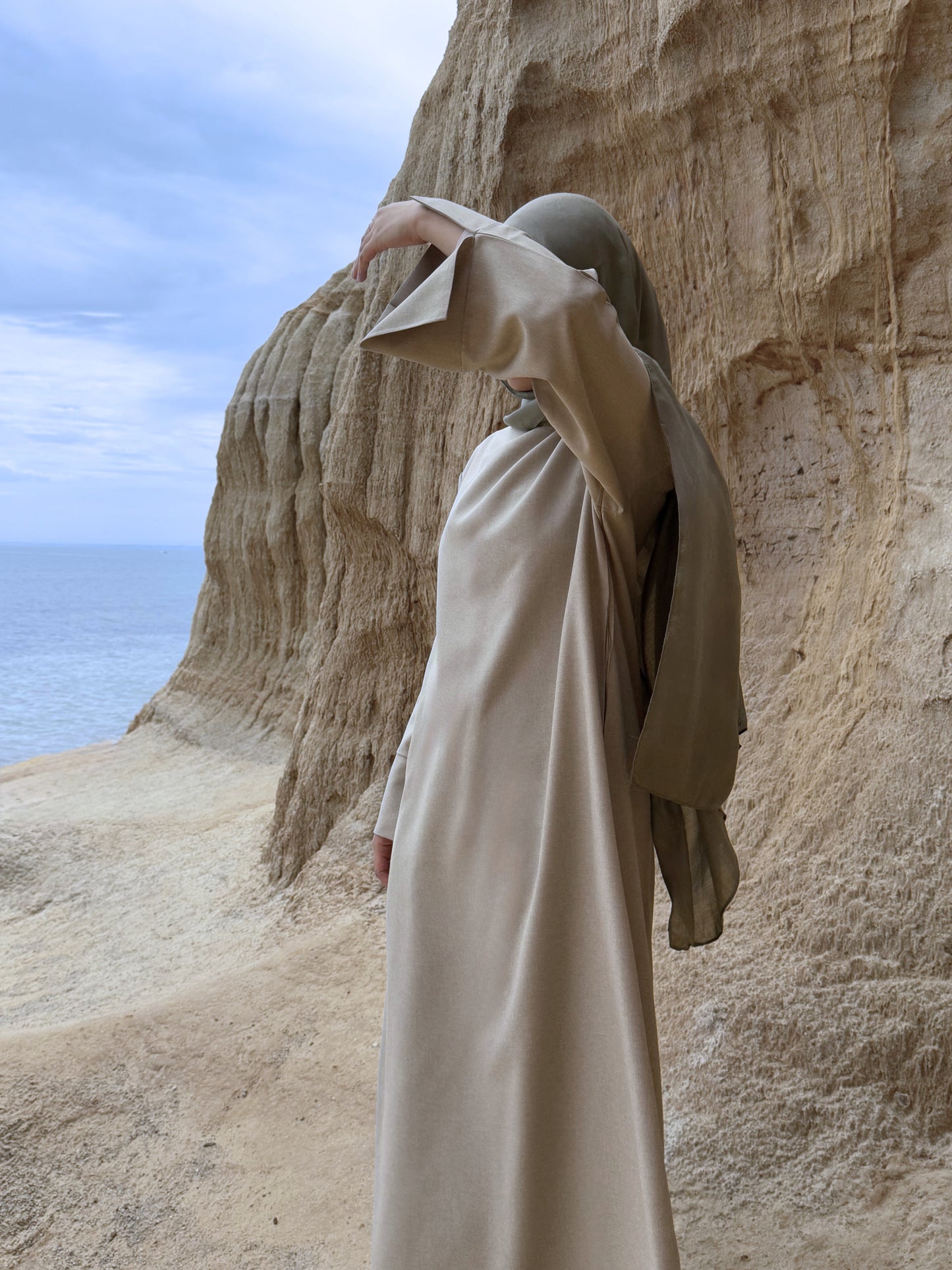 Essential Linen Abaya - Ecru